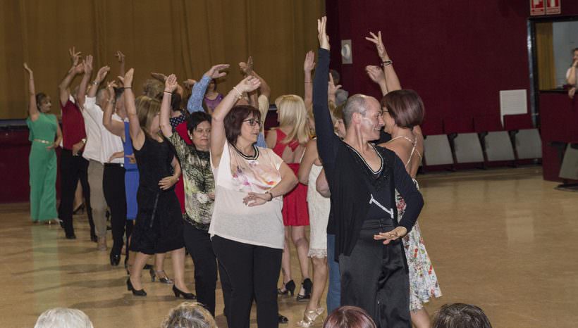 Noche de Bailes en Línea